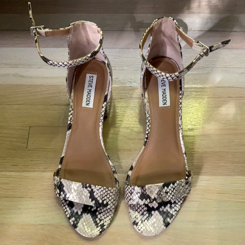 Irenee STEVE MADDEN Ankle Strap Sandal